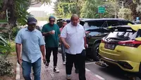 Virgoun saat hendak dikonfrontir dengan Inara Rusli dan Tenten Anisa di Polda Metro Jaya. (Dok. via M. Altaf Jauhar)