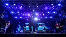 20 Lagu Era 2000-an yang Membawa Nostalgia Masa Pulang Sekolah, Selalu Bikin Kangen