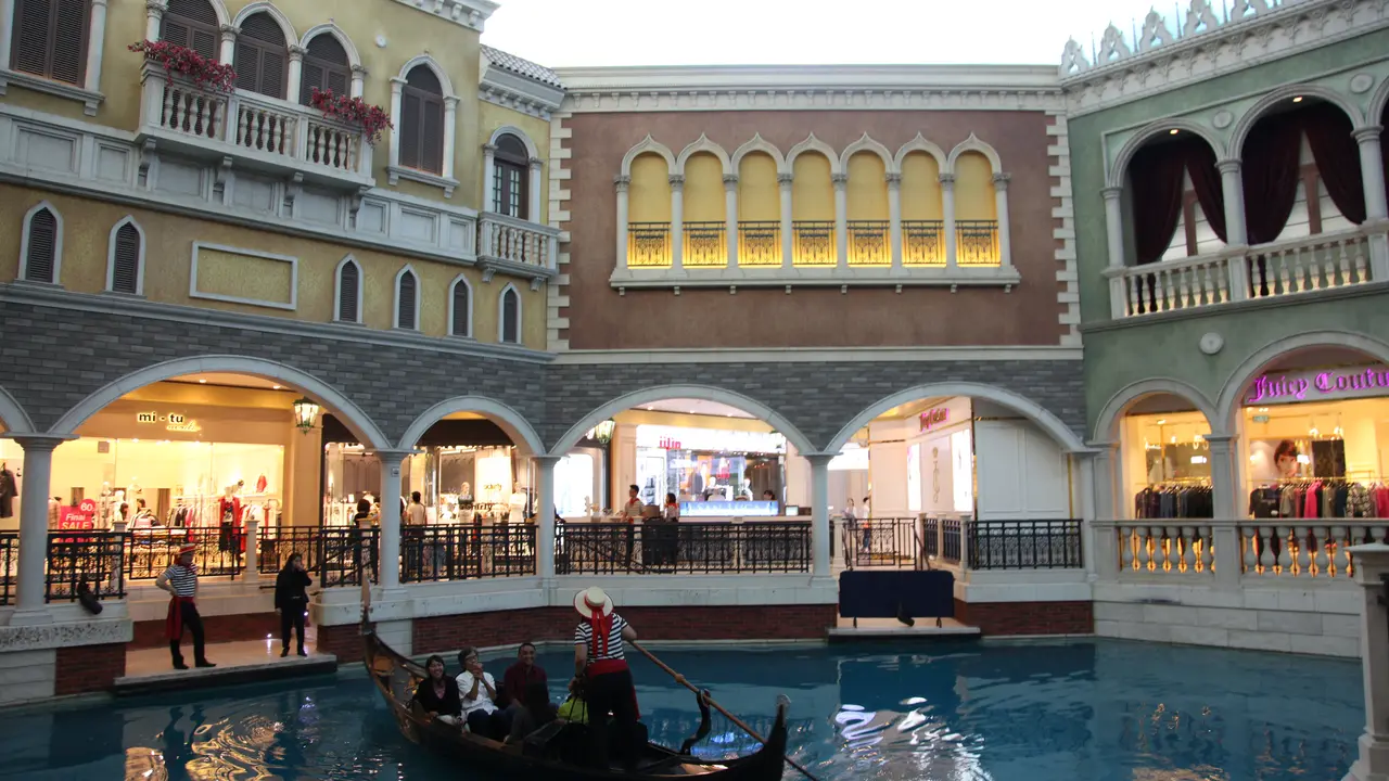 Lagu Sempurna Mengiri Perjalanan Gondola di Venetian Macau