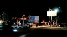 Warga Pangandaran meninggalkan pantai setelah adanya peringatan potensi tsunami akibat gempa.