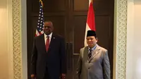 Menteri Pertahanan RI Prabowo Subianto saat berjumpa dengan Menhan Amerika Serikat (US SecDef) Lloyd James Austin III di Singapura. (Tim Media Prabowo Subianto)