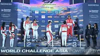 Tampil sebagai Pembalap Solo, Sean Gelael Naik Podium Tiga Race 1 GT World Challenge Asia di Mandalika