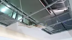 Plafon atap Rumah Sakit Kartika Pulomas jebol setelah hujan deras turun seharian. Tidak ada korban jiwa kaibat kejadi ini, dan perbaikan akan segera dilakukan.