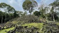 Situs bersejarah Gunung Padang di Sukabumi. (Dok: IG @tyoguritno&nbsp;https://www.instagram.com/p/CtCLfAaJyyr/?img_index=9&amp;igsh=YjkzbXhsc3Z2NjZ0)