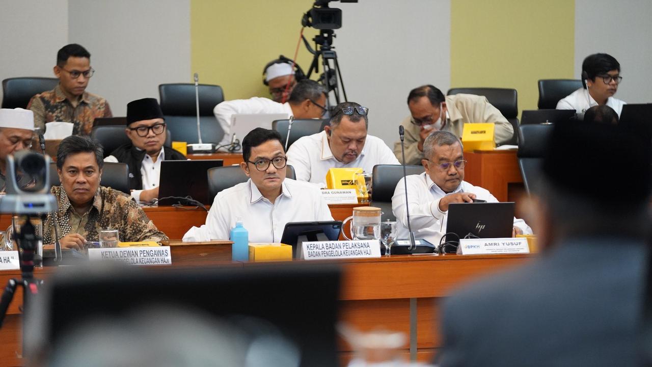 Rapat Panitia Kerja (Panja) Komisi V DPR RI, Senin, (6/12/2025) memutuskan Biaya Penyelenggaraan Ibadah Haji (BPIH) 2025 sebesar Rp 89,41 juta untuk jemaah reguler.