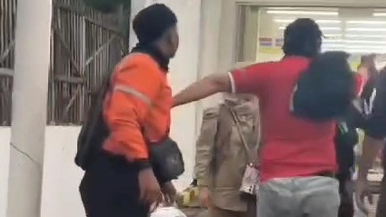 Duduk Perkara Pengemudi Ayla Cekcok dengan Kurir di Bekasi Gara-Gara Lawan Arah