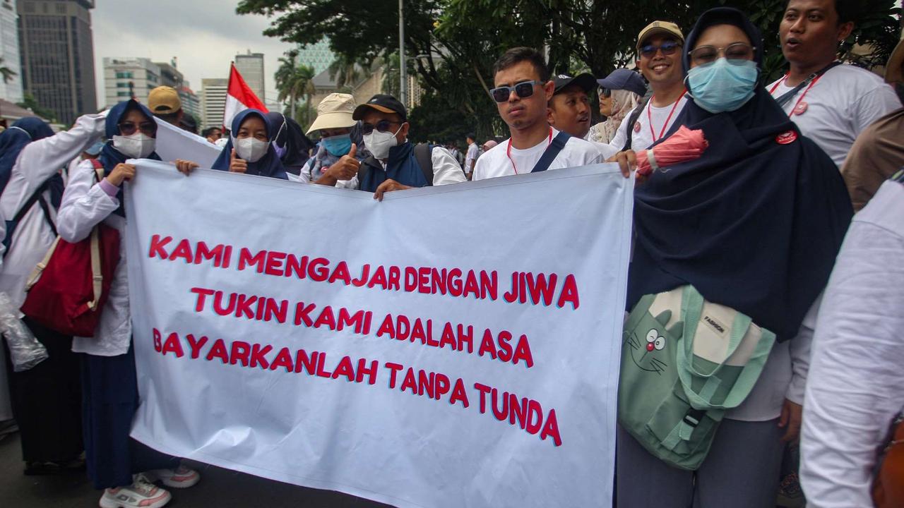 Aksi demo dosen tuntut pembayaran tukin