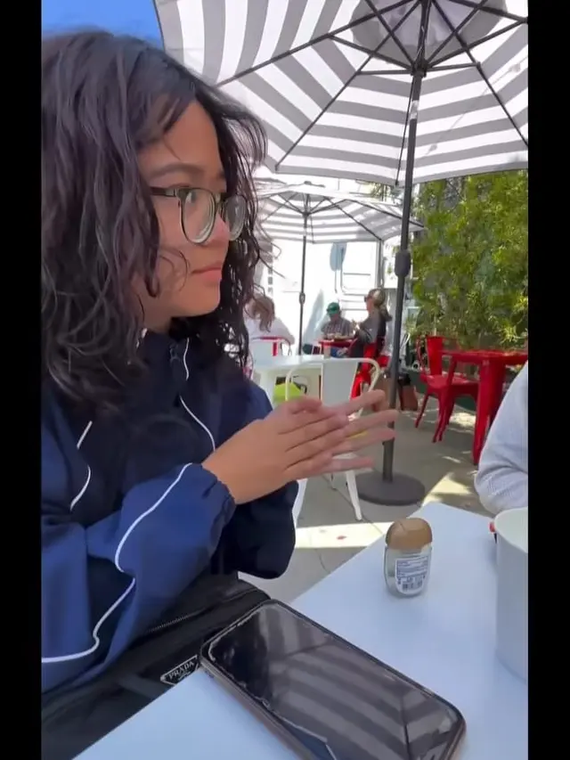 Potret kondisi handphone Cinta Kuya (Sumber: Instagram/@kuyentertainment)