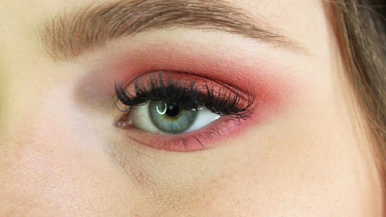 Cantik Serta Elegan dengan Eyeshadow Pink Pastel