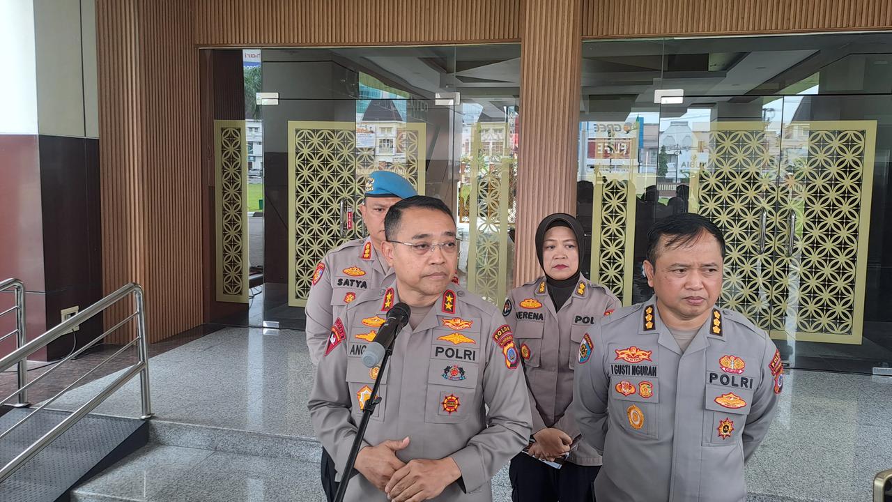 Kapolda DIY Irjen Pol Anggoro Sukartono menonaktifkan Kapolresta Sleman Kombes Edy Setyanto Erning Wibowo
