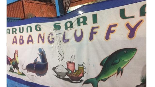 6 Nama Warung Terinspirasi dari Anime One Piece Ini Kelewat Unik, Kocak