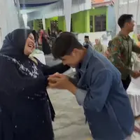 Potret Jirayut pertama kali datang ke kondangan di Indonesia (Sumber: Instagram/jirayutdaa4official)