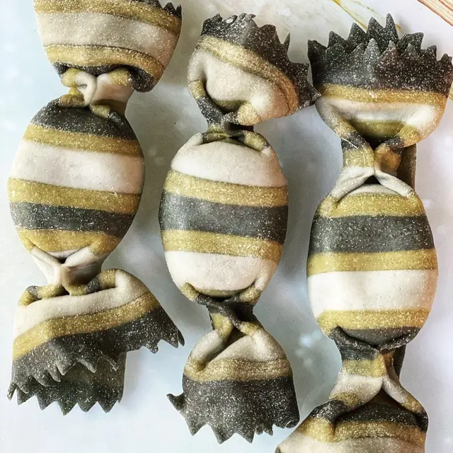 Koki Rumahan Ini Buat Pasta Berwarna yang Unik dan Berbeda, 6 Hasilnya Bak Pelangi