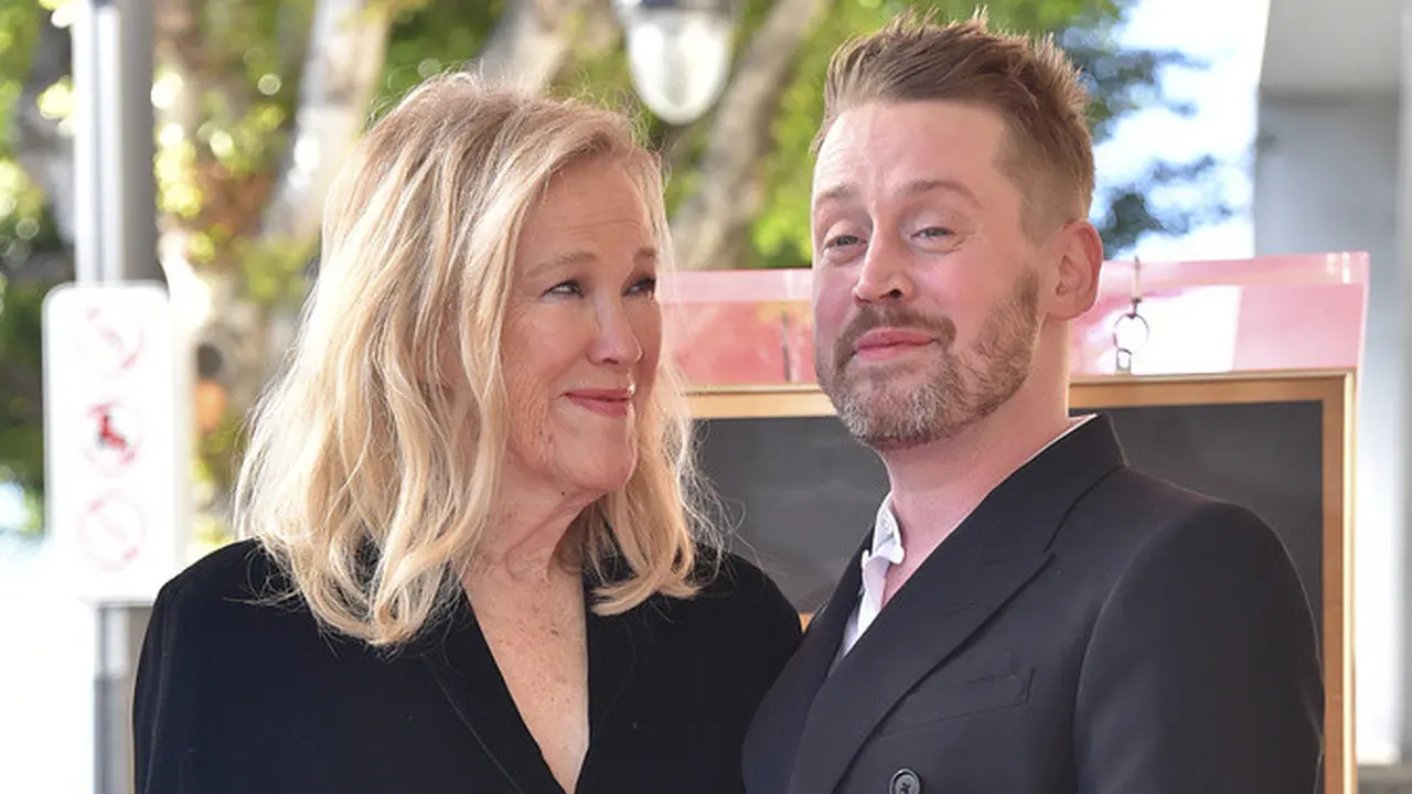 Catherine O'Hara dan Macaulay Culkin  (Jordan Strauss/Invision/AP)