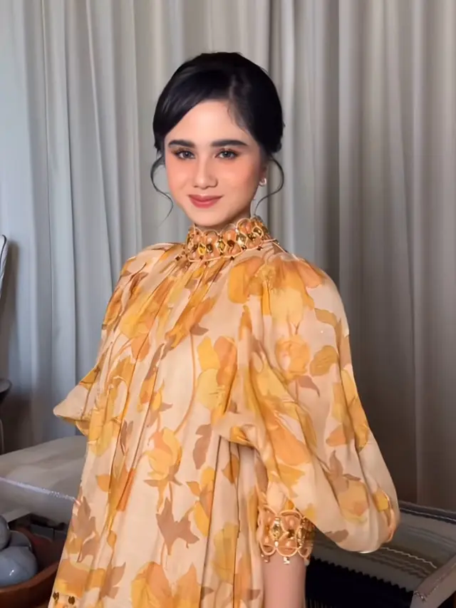 Tissa Biani di Pernikahan Bali El Rumi dan Syifa Hadju. [@makeupbycokmirah]