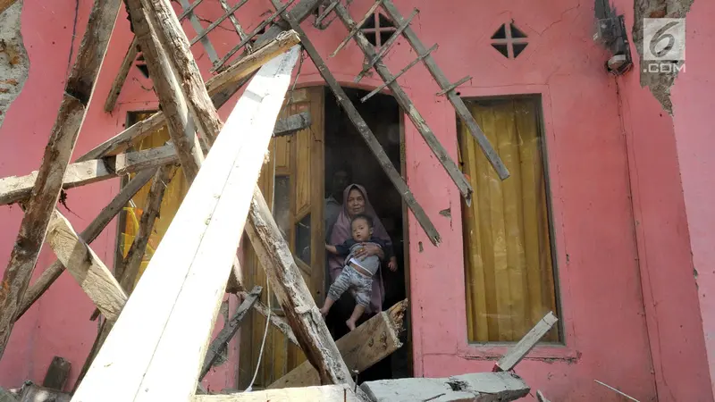 Potret Duka Korban Gempa Banten