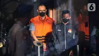 Rafael Alun didampingi oleh tim kuasa hukum dan penyidik Lembaga Antirasuah. (Liputan6.com/Johan Tallo)
