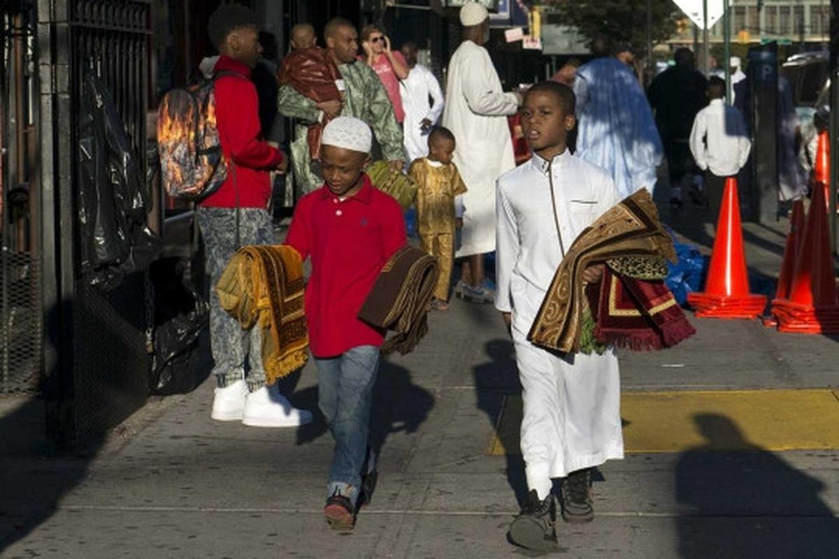 Kekhusyukan umat muslim di New York jalani ibadah salat Idul Adha