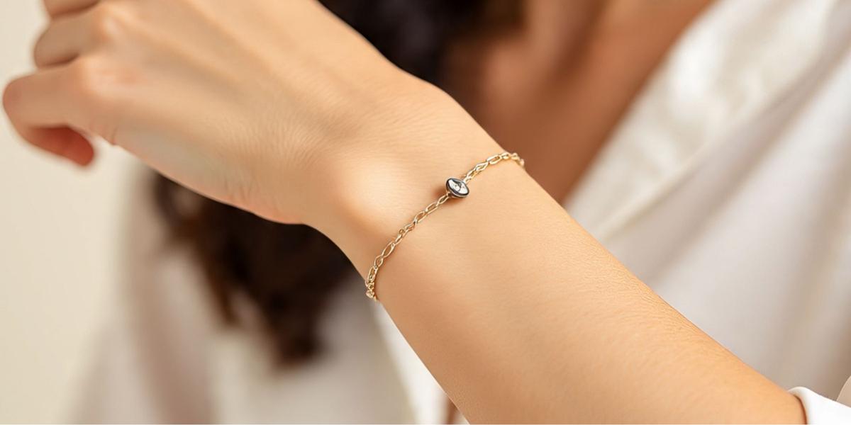 Ilustrasi Gelang Rantai Tipis