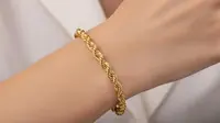 7 Model Gelang Emas 5 Gram Bangle Polos yang Elegan tapi Berkilau