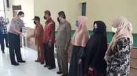 Siswa Sespimti Bagikan Sembako untuk Veteran dan Warga Terdampak Covid-19