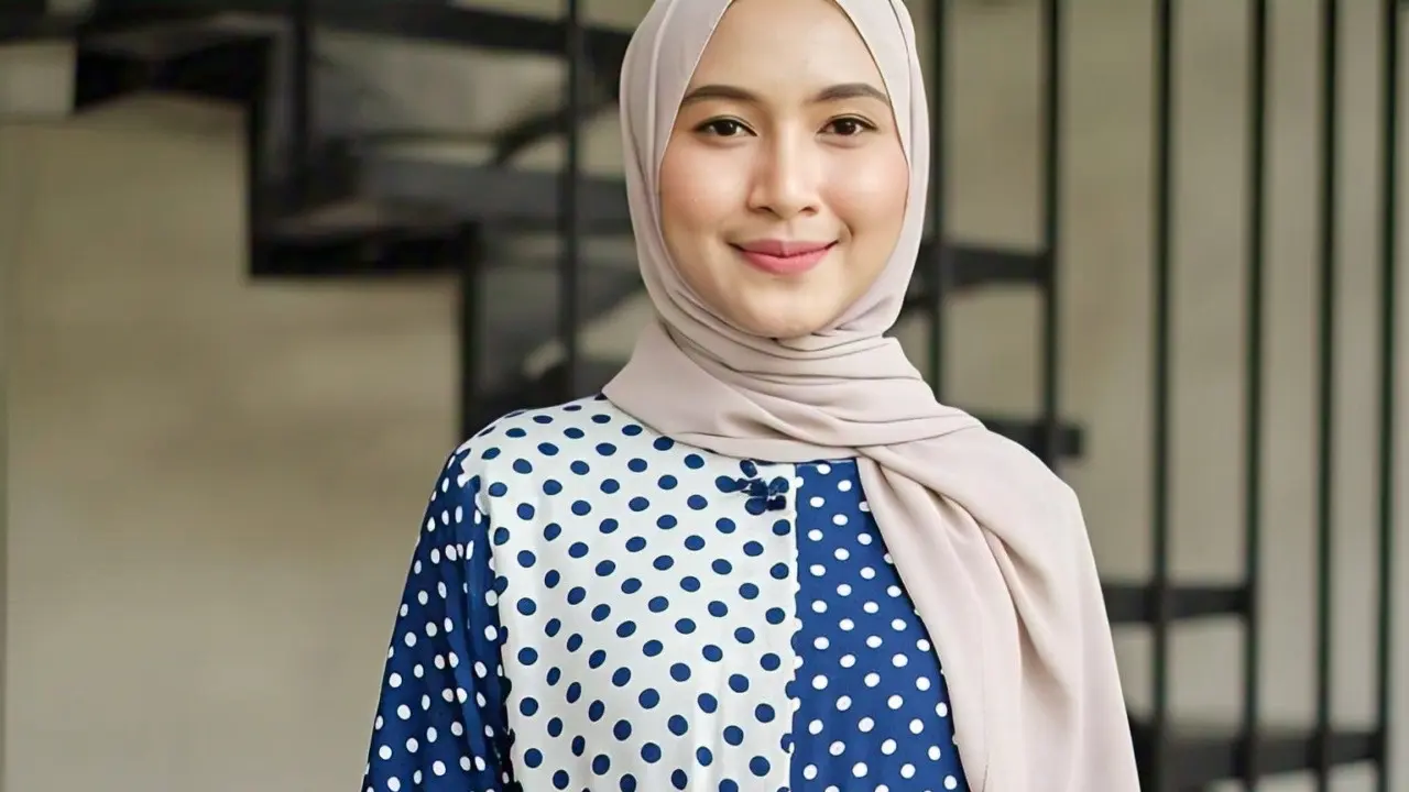 5 Model Gamis Motif Polkadot untuk Gaya Retro hingga Kasual, Jadi Tren Muda Masa Kini