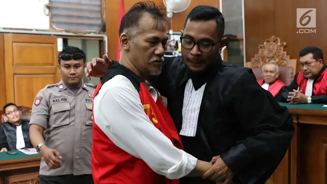 Tio Pakusadewo Divonis Rehabilitasi dan Sembilan Bulan Masa Tahanan