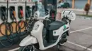 Selain front rack, penambahan windshield serta tas bagasi belakang pun sangat bisa menambah nuansa klasik Fazzio. (Source: Instagram/@fazzioholic)
