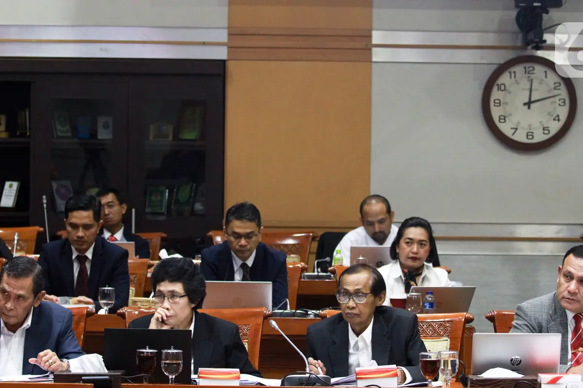 Pimpinan dan Dewas KPK Rapat Bersama Komisi III DPR