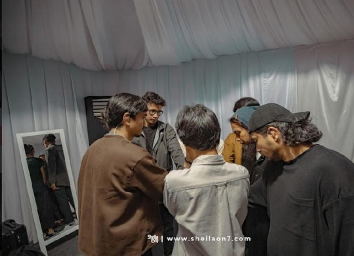 Momen Sakti Umroh Bareng Sheila On 7, Kembali Bersama di Madinah Setelah 18 Tahun