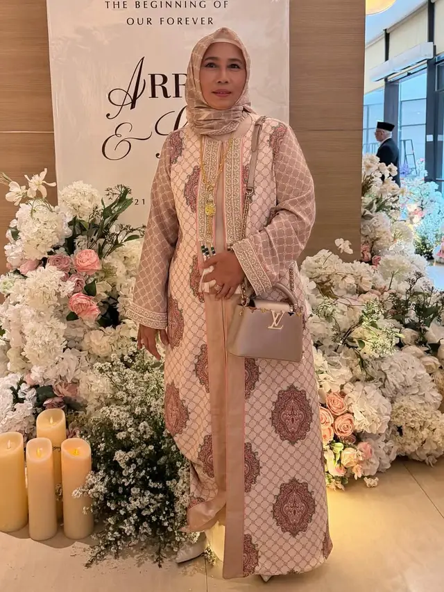 Potret Ibunda Inul Daratista yang Awet Muda