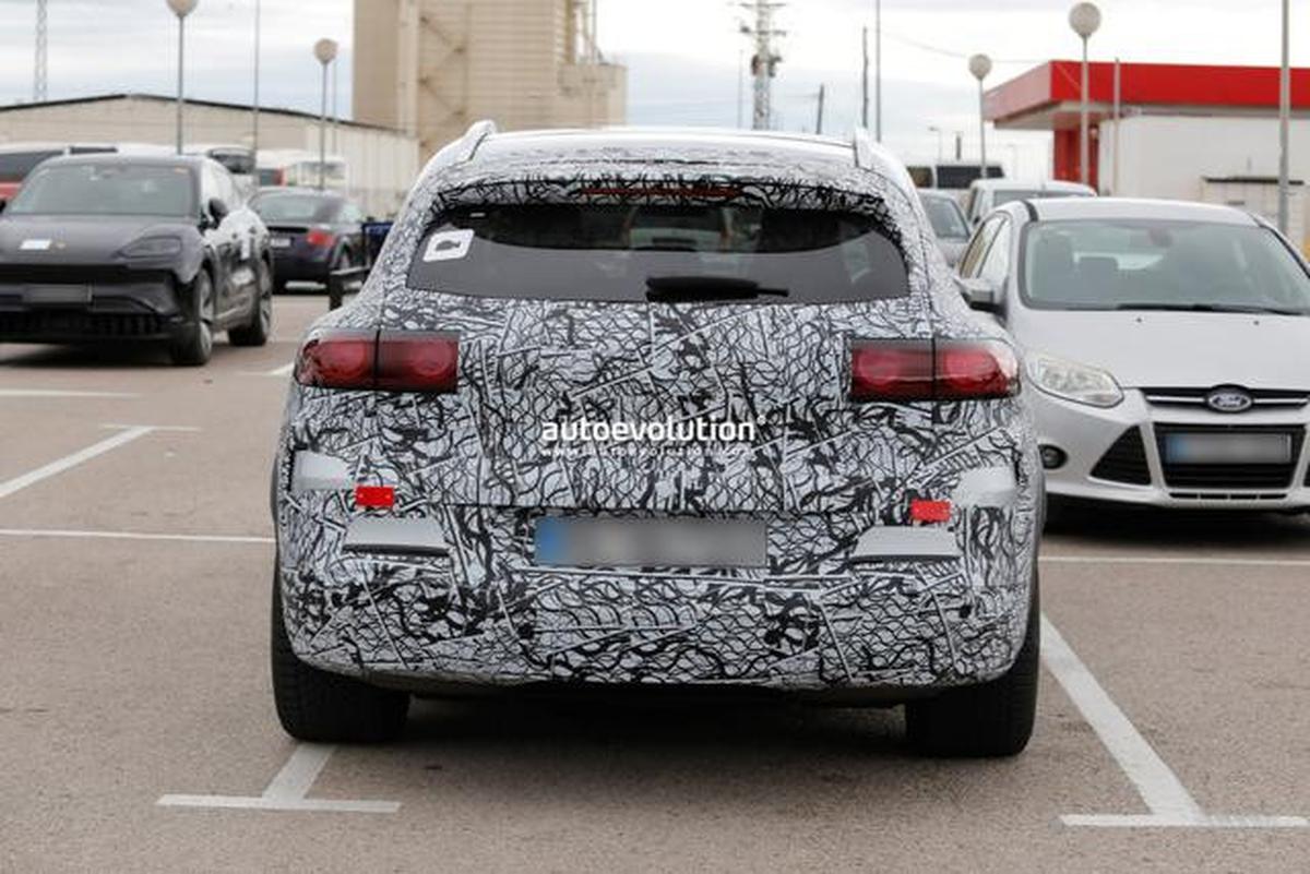 Mercedes-AMG GLC EQ 2027 Tampil Agresif, Spoiler Belakang Aktif Jadi Sorotan
