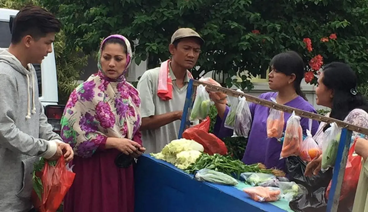 Selain itu, aktris 43 tahun itu juga harus menghapal dialog pesan moral yang akan disampaikan pada masyarakat. Banyak pengalaman seru dirasakan setelah lama vakum dari layar kaca. (Instagram/cutkeke.xavier)