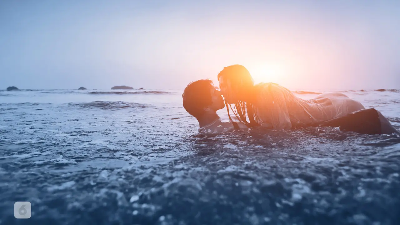 Hubungan seks di pantai (iStockphoto)