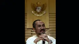 Ketua KPK Abraham Samad menyesalkan penangkapan yang dilakukan petugas Bareskrim Polri terhadap Wakil Ketua Bambang Widjojanto, Jakarta, Jumat (23/1/2015). (Liputan6.com/Faisal R Syam)