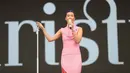 Christie kemudian membawakan lagu Bertahan Hati yang ia tujukan bagi mereka yang sedang merasa terjebak dalam hubungan yang tidak sehat atau toxic relationship. Tampak dalam foto, penyanyi Christie saat tampil dalam gelaran KapanLagi Buka Bareng (KLBB) Festival 2026 hari pertama di Stadion Madya, Kompleks Gelora Bung Karno, Senayan, Jakarta, Sabtu 28 Februari 2026. (Fimela.com/Adrian)