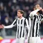 Pemain Juventus, Medhi Benatia berselebrasi setelah berhasil mencetak ke gawang Crotone pada laga pekan ke-14 Liga Italia Seri A di Allianz Stadium, Senin (27/11). Juventus memetik hasil sempurna usai menang telak 3-0. (Alessandro Di Marco/ANSA via AP)