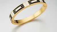 Model Gelang Emas Kombinasi Enamel Warna Tampil Playful dan Unik (Sumber: gemini.com)