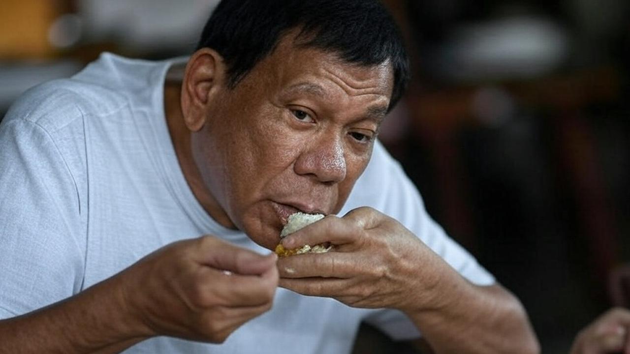 rodrigo duterte makan nasi