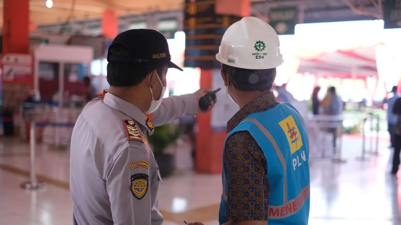 PLN siaga kelistrikan di lokasi vaksin Covid-19 massal yang berada di Terminal Kampung Rambutan, Pelabuhan Tanjung Priok, dan Pelabuhan Sunda Kelapa. (Dok PLN)