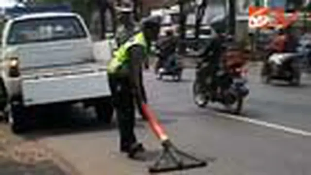 Awas, Ada Ranjau Paku di Jalanan Jakarta!