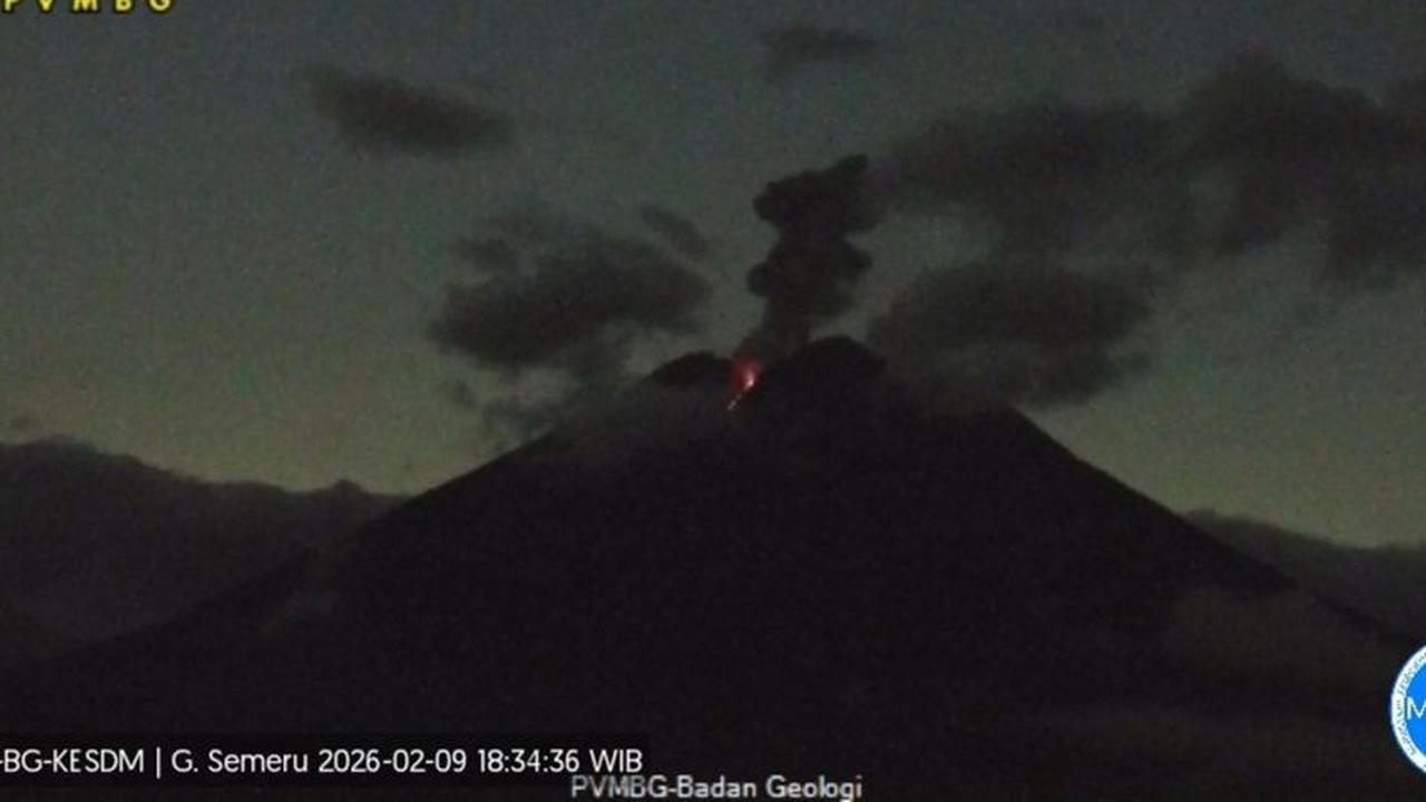 Gunung Semeru Erupsi Kembali, Kolom Letusan Capai 900 Meter