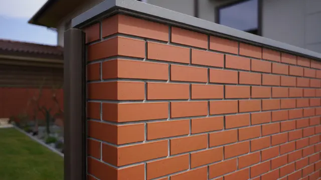 10 Model Pagar Tembok Rumah Minimalis Murah dan Estetik di 2025/ Ilustrasi AI