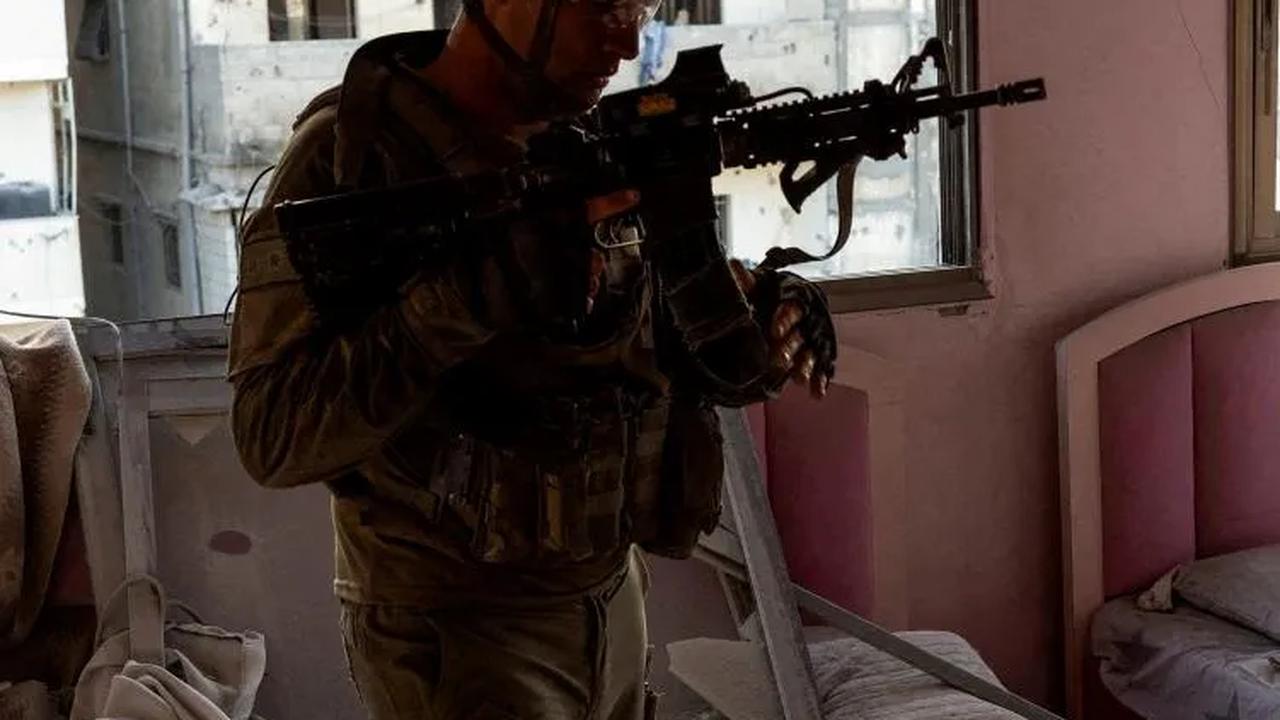Selama agresi Israel sejak 7 Oktober lalu, jumlah korban gempuran pasukan zionis di Gaza hampir mendekati angka 11 ribu orang yang tewas.