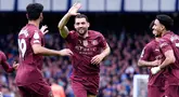 Para pemain Manchester City merayakan gol yang dicetak oleh Mateo Kovacic (tengah) dalam laga lanjutan Liga Inggris 2024/2025 melawan Everton di Goodison Park, Liverpool, Inggris, Sabtu (19/04/2025) waktu setempat. (AP Photo/Peter Byrne)