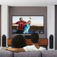 Jadi pacar yang cowoknya gila bola, event Piala Dunia 2018 ini pasti memberi tantangan tersendiri bagi hubungan. (Foto: dailyfaimily.ng)