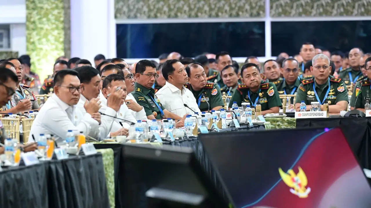 Mendagri Tito Karnavian menghadiri penyampaian taklimat Presiden Prabowo Subianto kepada 800 perwira tinggi TNI dan Polri di Kompleks Istana Kepresidenan. (Istimewa)