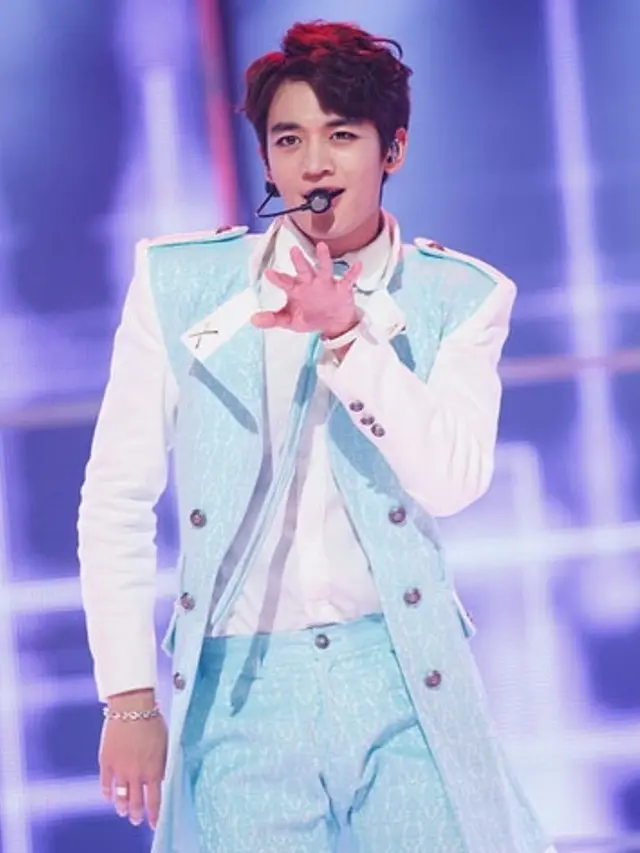 Minho `SHINee`