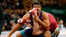 Deepak Punia dari India saat bertanding melawan Hayden Zillmer dari Amerik Serikat selama pertandingan gulat 92 kilogram di Freestyle Wrestling World Cup di Iowa City, Iowa (8/4). (AP Photo/Charlie Neibergall)