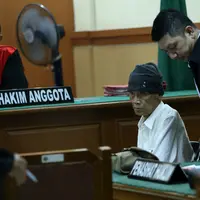 Tessy Srimulat saat menghadapi persidangan